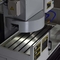 Der CNC-Vertikalen-VMC Positionierungsgenauigkeit Fräsmaschine-Mitte-hohe Präzisions-0.01mm